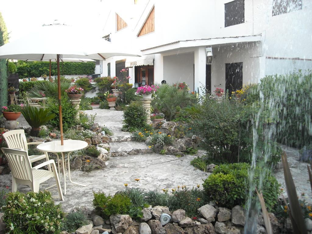 Hotel Canusium Canosa di Puglia Kültér fotó